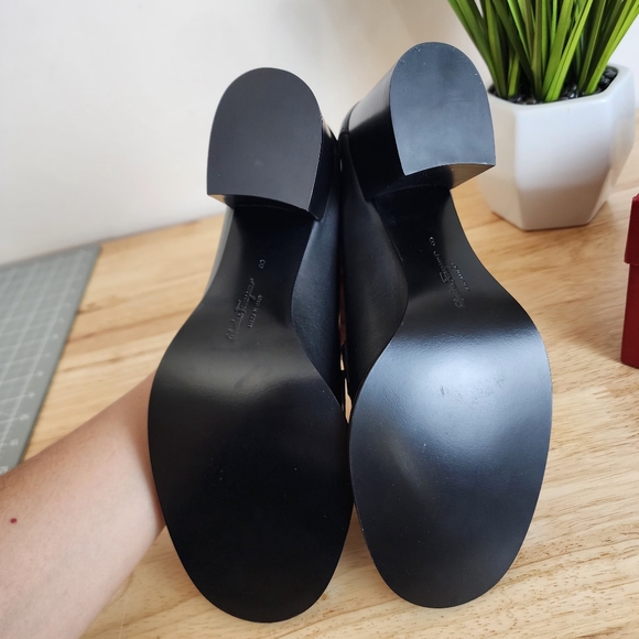 Ferragamo Rolo heel - Picture 9 of 11